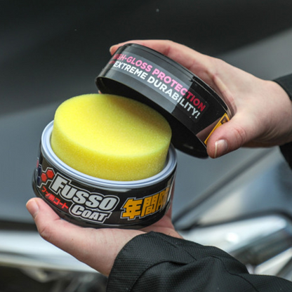 Cera Fusso Coat Preta para Carros Escuros Soft99 – Alta Proteção e Brilho